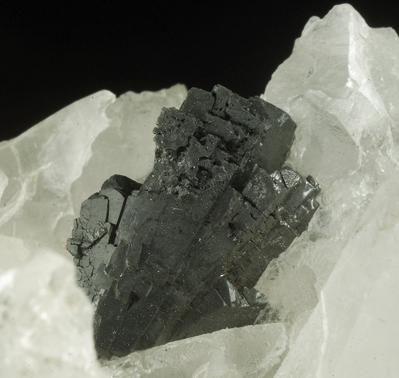 Ferberite and Quartz - Huayllapon mine, Pasto Bueno, Ancash, Peru