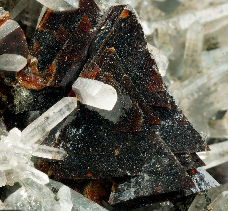 Genthelvite, Quartz - Huanggang mine, Chifeng,  Inner Mongolia, China