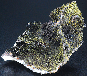 Corkite on goethite - Serra da Mina mine - Cercal - Santiago do Cac�m - Set�bal distr. - Portugal