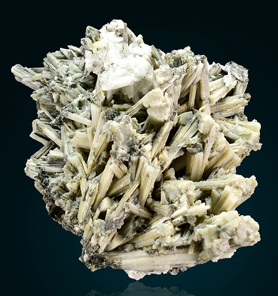 Elpidite - Mont Saint-Hilaire, La Vall�e-du-Richelieu RCM, Mont�r�gie, Qu�bec, Canada